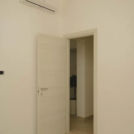 Domus Expositus * סקפאטי